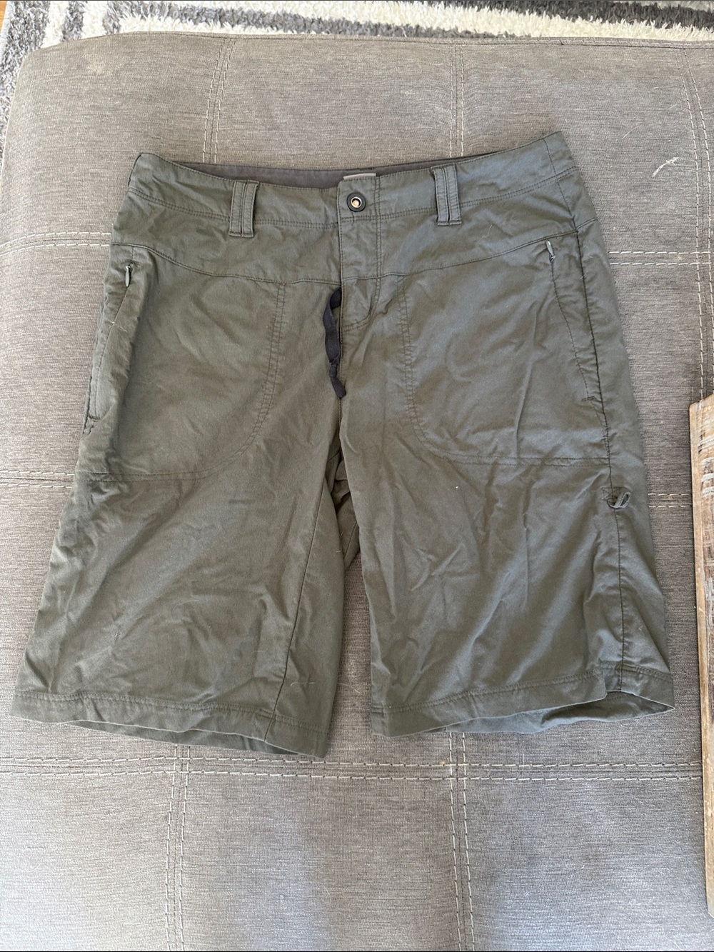 REI Women's Utility Hiking Shorts Grey Size 6 zipper Pockets